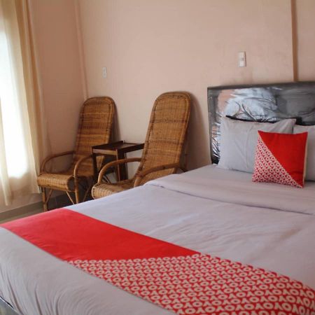 Oyo Flagship 2799 Berastagi Backpacker Rooms Eksteriør bilde