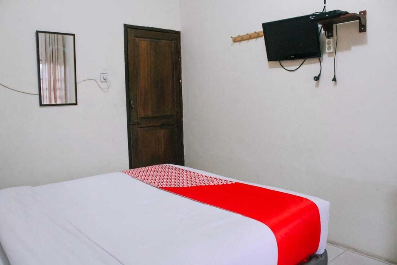 Oyo Flagship 2799 Berastagi Backpacker Rooms Eksteriør bilde