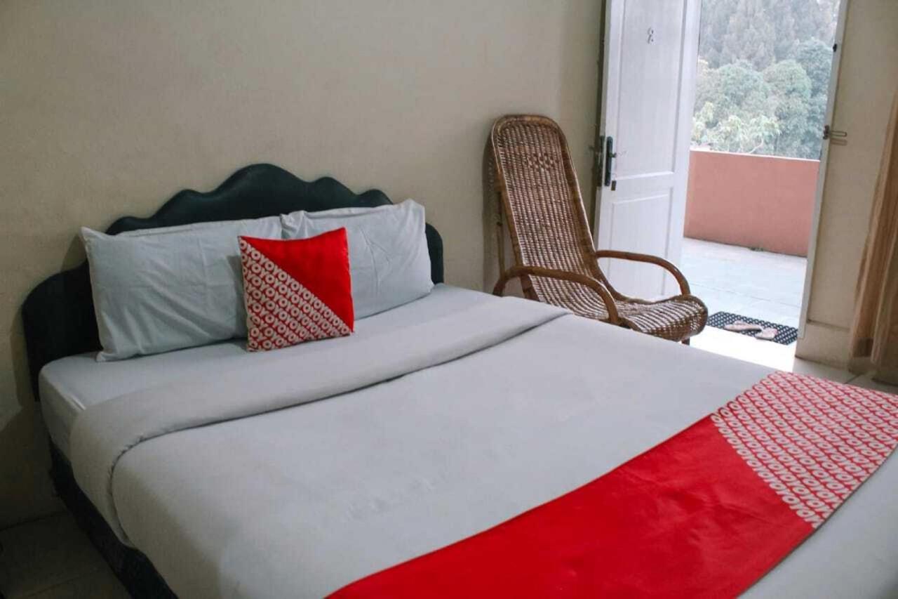 Oyo Flagship 2799 Berastagi Backpacker Rooms Eksteriør bilde