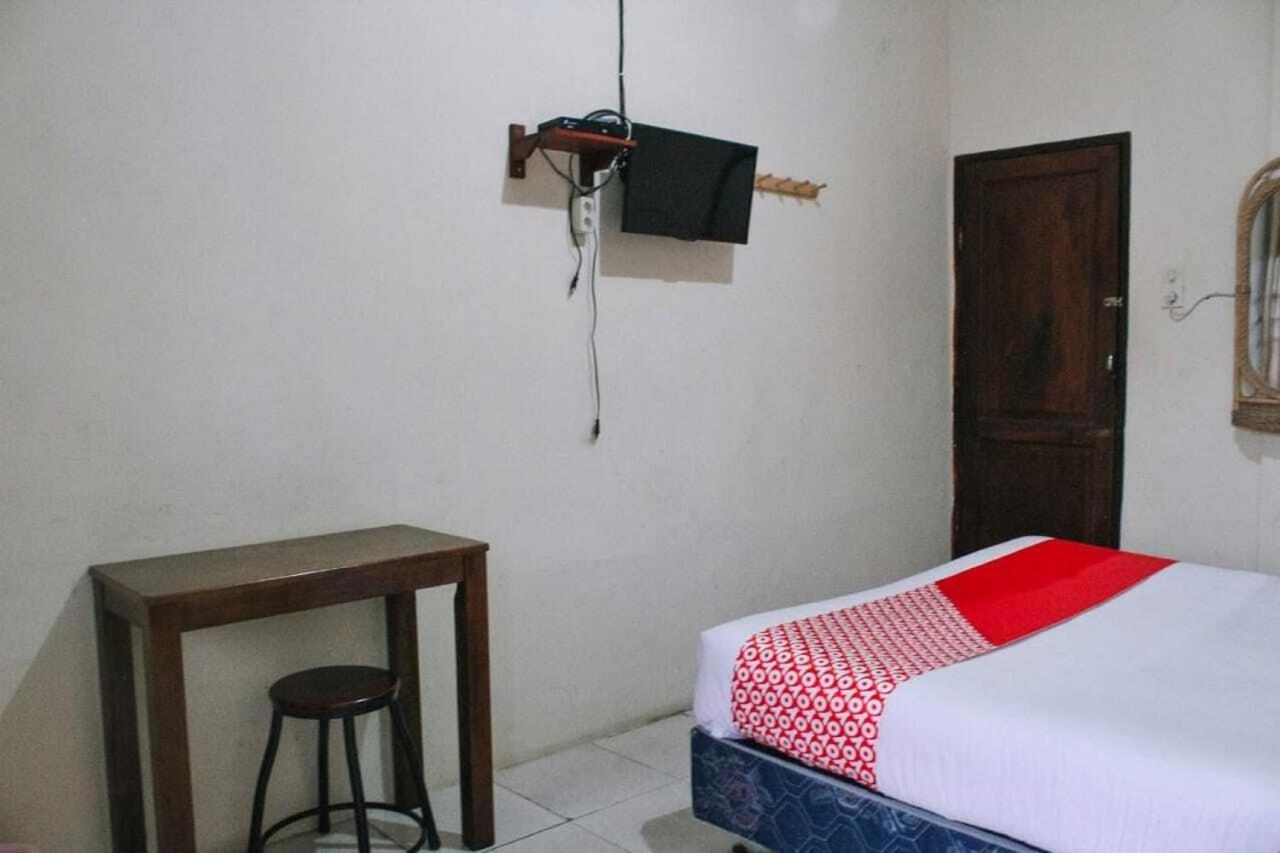 Oyo Flagship 2799 Berastagi Backpacker Rooms Eksteriør bilde